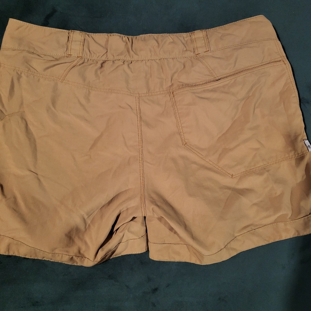 Mountain hardwear shorts